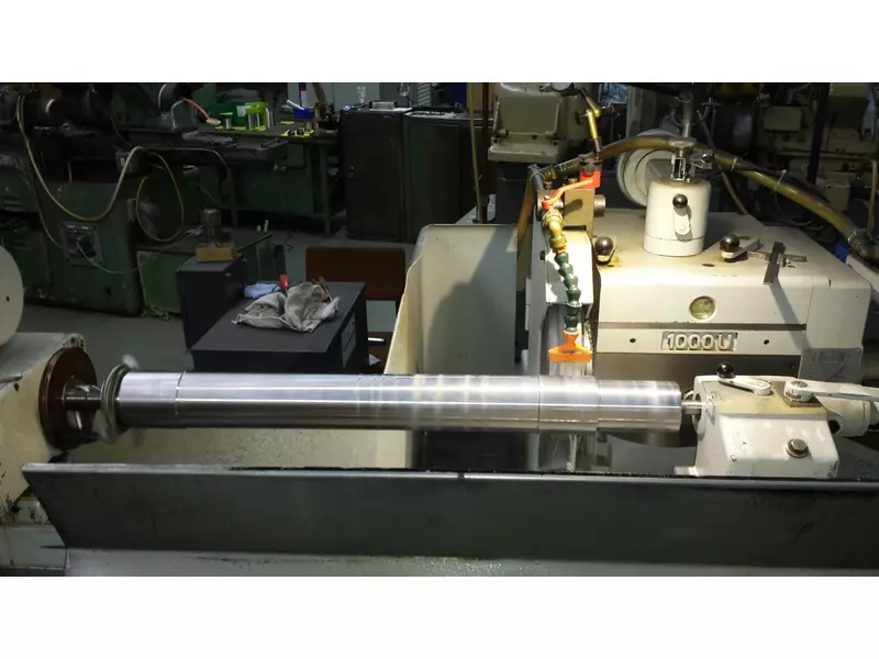 Rundschleifen einer Welle.webp